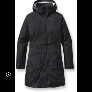 Patagonia raincoat small